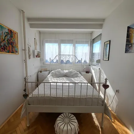 Happy Place Apartment Nis
